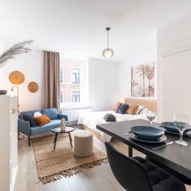 Studio chic proche aéroport & centre-ville，位于沙勒罗瓦的酒店