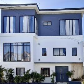 New Modern Suite Near Airport & Beach，位于Sudtungan的酒店