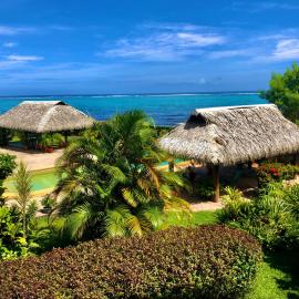 Superbe bord de mer, accès lagon et piscine privée，位于Paea的酒店
