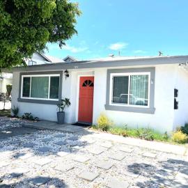 Cozy house near Disney, Knott’s & Beach!!