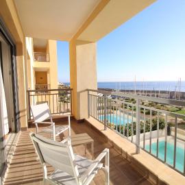 Stunning Seafront Portomaso Apartment，位于帕切维拉的酒店