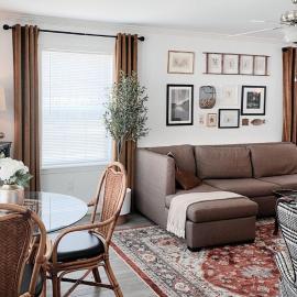 Brand New 2 Bedroom Cottage on Seneca Lake，位于Himrod的酒店