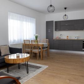 Apartman Ena，位于别洛瓦尔的酒店