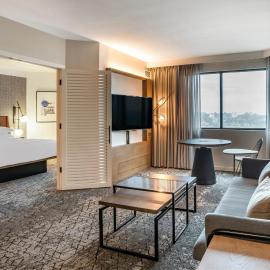 Sheraton Suites Wilmington Downtown，位于威尔明顿的酒店
