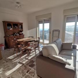 Appartement Spadafora - 50m de la plage，位于斯帕达福拉的酒店