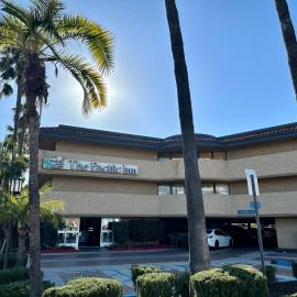 The Pacific Inn，位于海豹滩的酒店