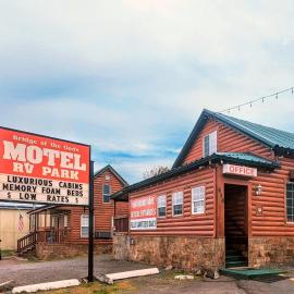 Bridge of The Gods Motel, Cabins & RV Park，位于喀斯喀特洛克斯的酒店