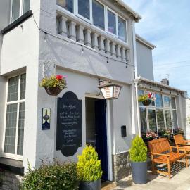 The Dial inn,位于Lamphey的酒店