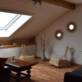 Appartement Chez l'apiculteur，位于Travers的酒店