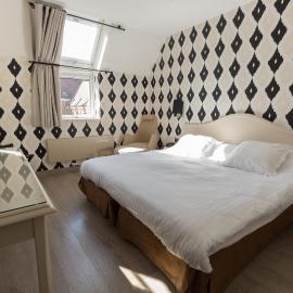 Cit'Hotel - Hotel Le Cèdre，位于努瓦永的酒店