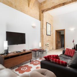 Traditional & Modern Maltese Townhouse - Rooftop Terrace and Sea Views, close to Birgu Waterfront，位于科斯皮夸的酒店