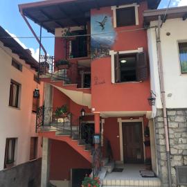 CASA VACANZE CA' MORESCHI，位于Berzo的酒店