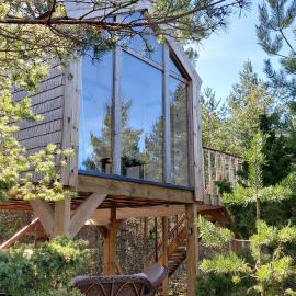 Üügumetsa treehouse and sauna，位于Kallaste的酒店