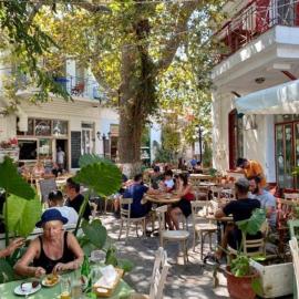 Christos center rooms，位于Raches的酒店