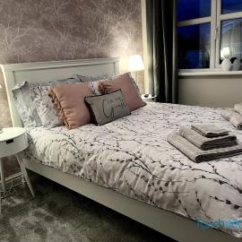 Stylish Home near HS2, Airport, Solihull, NEC, M42，位于Sheldon的酒店