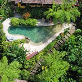 Sarinbuana Eco Lodge，位于Blimbing的酒店