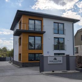 VULCANO Guesthouse，位于Vinica的酒店