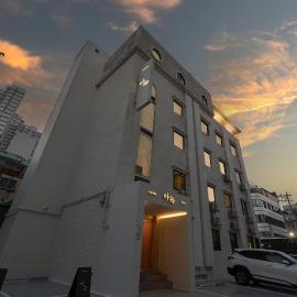 Anook Hotel Guri,位于九里市的酒店