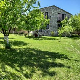 Ijevan's Garden Guest House，位于伊杰万的酒店