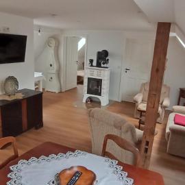 Gemütliche Wohnung am Wald，位于Loosen的酒店