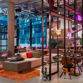 Moxy Frankfurt City Center，位于美因河畔法兰克福的酒店