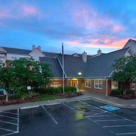 Residence Inn Richmond Northwest，位于Broad Meadows的酒店