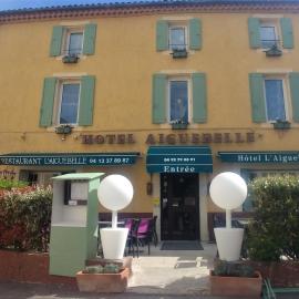 L'Aiguebelle，位于塞雷斯特的酒店