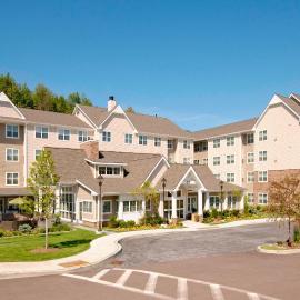 Residence Inn Burlington Colchester，位于伯灵顿的酒店