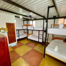 Hostal Inn 2，位于弗洛勒斯的酒店