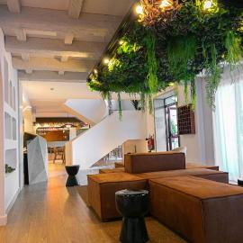 Hotel Lombiña，位于卡拉米尼亚尔镇的酒店