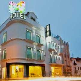 Hotel Magic，位于纳扎雷的酒店