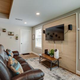 Lake Conroe Vacation Rental 1/2 Mi to Boat Launch!，位于Willis的酒店