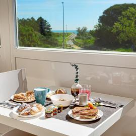 Hotel-Residence- Le Dune Breakfast & private beach included，位于丽都阿德里亚诺的酒店