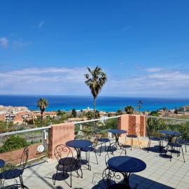 Hotel Calysea Tropea - Breakfast & Brunch Until 13-00 Included - Free Private Parking，位于特罗佩阿的酒店