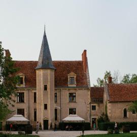 Château - Hôtel Le Sallay，位于马尼库尔的酒店