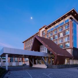 Hotel Santika Gunungkidul，位于Siyonokulon的酒店