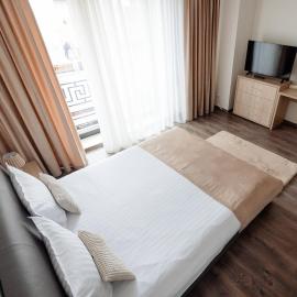 Aparthotel Punct pe i，位于锡盖图马尔马切伊的酒店