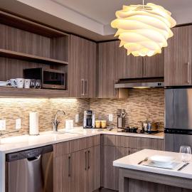 Element by Marriott Hampton Peninsula Town Center，位于汉普顿的酒店