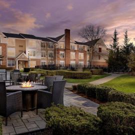 Residence Inn by Marriott Saddle River，位于萨德尔河的酒店