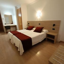 Hotel Vilobi，位于维罗维-德欧纳的酒店