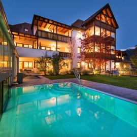 Landhaus Fux，位于西兰德罗的酒店