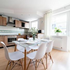 Apartamenty Bałtyckie - Na Wydmie - winda, bezpłatny parking, 100m od port，位于乌斯特卡的酒店