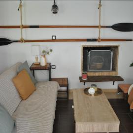 The Hakuna Matata Studio Apartment，位于Paloúkia的酒店