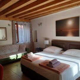 JR Luxury Guesthouse2