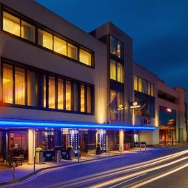 Sheraton Athlone Hotel，位于阿斯隆的酒店