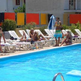 Kavos Central