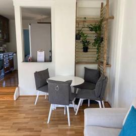 Lys og trivelig leilighet i Larvik，位于拉尔维克的酒店