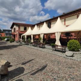 Hotel Sandro Silver & Spichlerz Antoniny，位于莱什诺的酒店