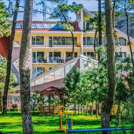 Villa ReTa Hotel & SPA，位于格里戈莱蒂的酒店