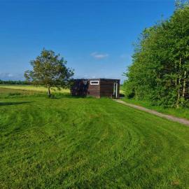 Tiny house ''De Veenpolder''，位于De Veenhoop的酒店